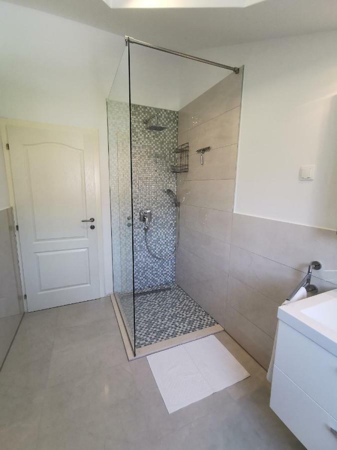 New Apartments 9 Minutes From Split Airport Kaštela Εξωτερικό φωτογραφία